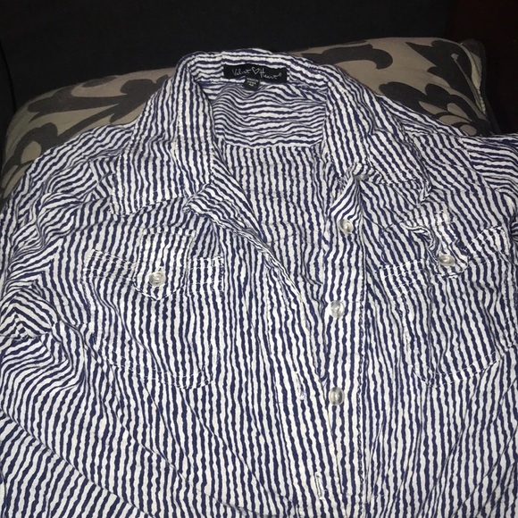 Shirt - Picture 2 of 3